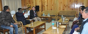 The Governor of Arunachal Pradesh Shri V. Shanmuganathan meeting with the progressive farmers of Zero,Lower Subansiri District on 1st January� 2017.